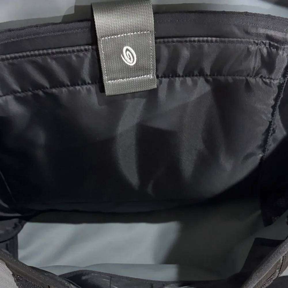 Timbuk2 Charcoal and Ivory Messenger Bag NWOT